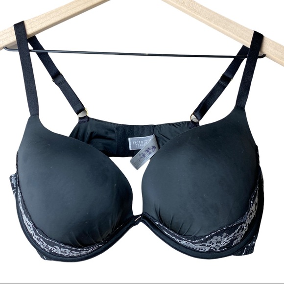 Victoria's Secret Other - Victoria Secrets Lace Plunge 38D Bra